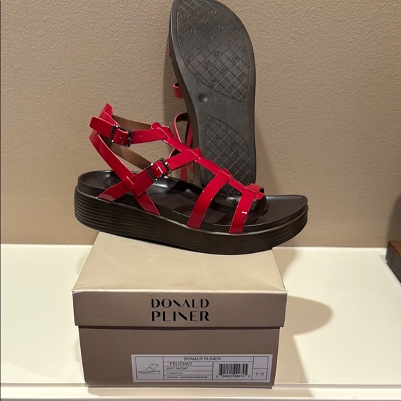 Donald J. Pliner Women's Strappy Red Sandals - Picture 1 of 3